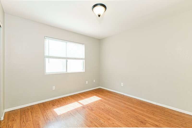 2,350/Mo, 1096 Pincay Dr Henderson, NV 89015 Loft View