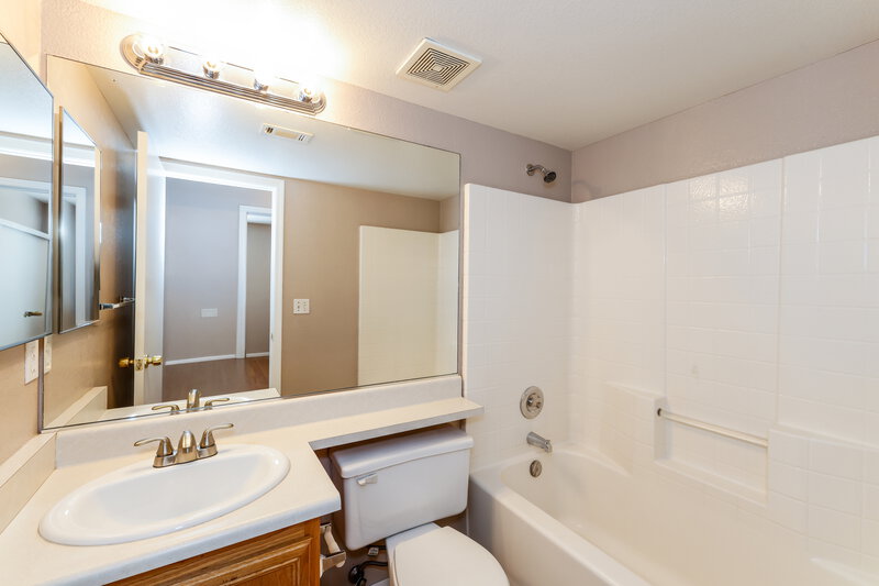 0/Mo, 1096 Pincay Dr Henderson, NV 89015 Bathroom View 2