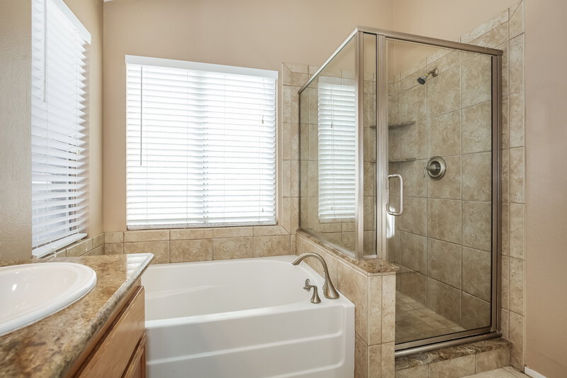 2,130/Mo, 1815 Desert Sage Ave North Las Vegas, NV 89031 Main Bathroom View 2