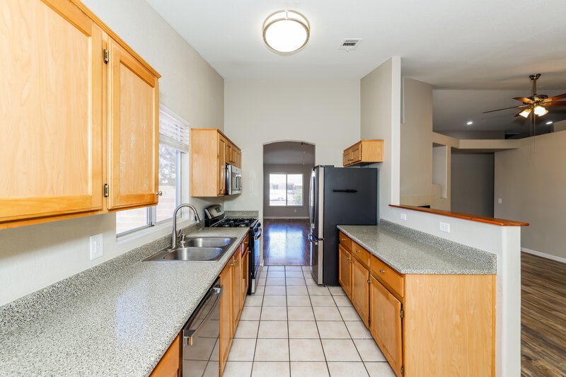 1,970/Mo, 420 Pumpkin Way Henderson, NV 89015 Kitchen View