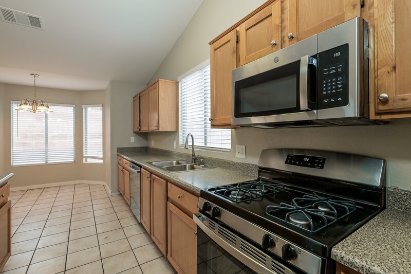 1,920/Mo, 420 Pumpkin Way Henderson, NV 89015 Kitchen View 2