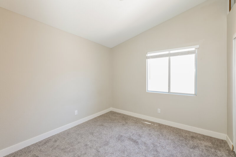 1,970/Mo, 420 Pumpkin Way Henderson, NV 89015 Bedroom View