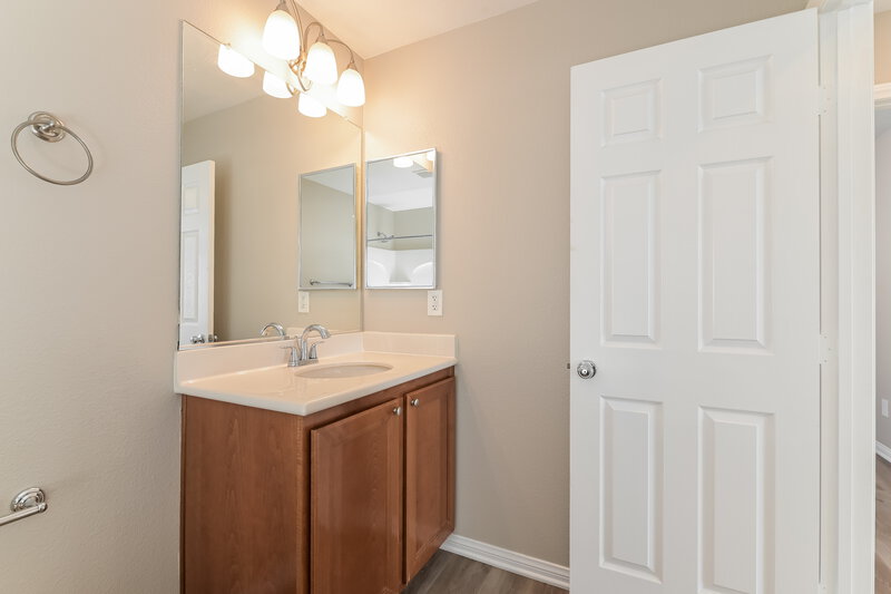 2,200/Mo, 9989 Panguitch Lake Ct Las Vegas, NV 89178 Bathroom View