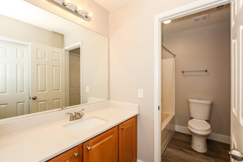 3,340/Mo, 8944 Happy Stream Ave Las Vegas, NV 89143 Bathroom View 2