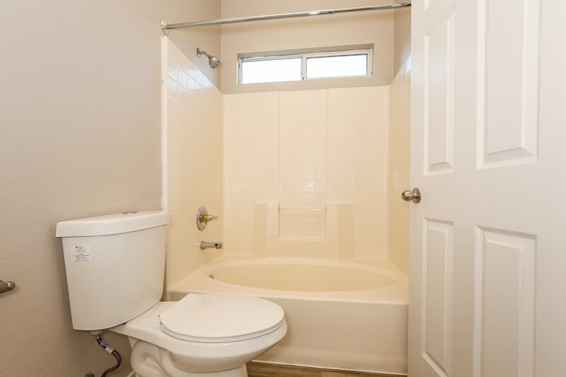 3,340/Mo, 8944 Happy Stream Ave Las Vegas, NV 89143 Bathroom View 3