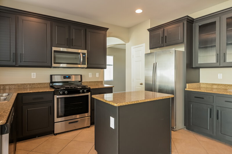 2,505/Mo, 4420 E Azure Ave Las Vegas, NV 89115 Kitchen View 2