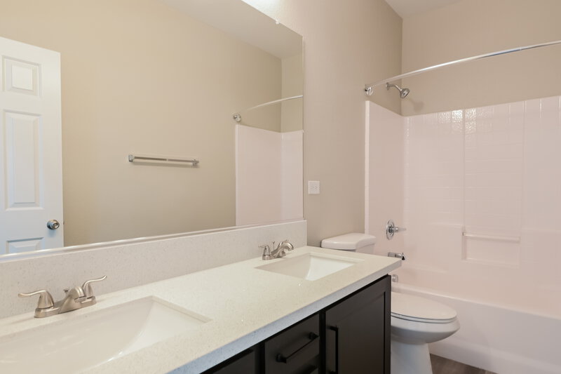 2,505/Mo, 4420 E Azure Ave Las Vegas, NV 89115 Bathroom View