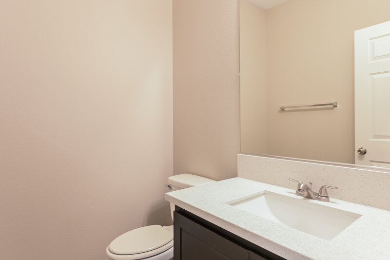 2,505/Mo, 4420 E Azure Ave Las Vegas, NV 89115 Bathroom View 2