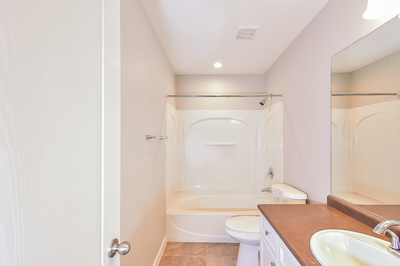 3,590/Mo, 10569 Hamdem Ave Las Vegas, NV 89129 Bathroom View