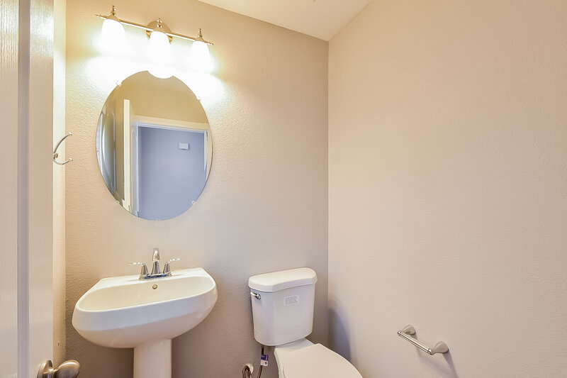 3,590/Mo, 10569 Hamdem Ave Las Vegas, NV 89129 Bathroom View 2