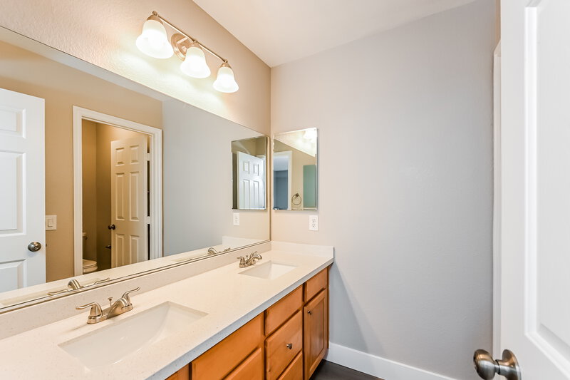 2,285/Mo, 9047 Wine Cellar Ave Las Vegas, NV 89148 Bathroom View 2