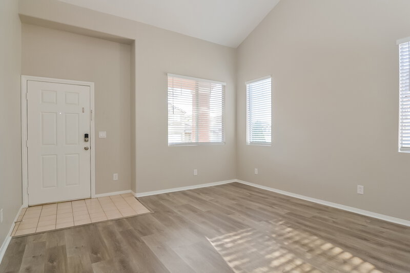 2,200/Mo, 679 Pacific Cascades Dr Henderson, NV 89012 Living Room View 2