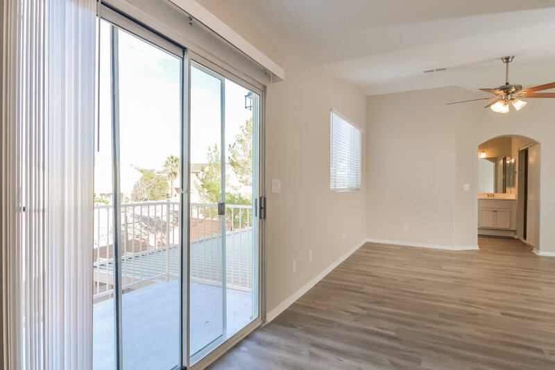 2,200/Mo, 679 Pacific Cascades Dr Henderson, NV 89012 Main Bedroom View 2