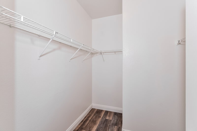 1,780/Mo, 8276 Begonia Blush Dr Las Vegas, NV 89166 Walk In Closet View