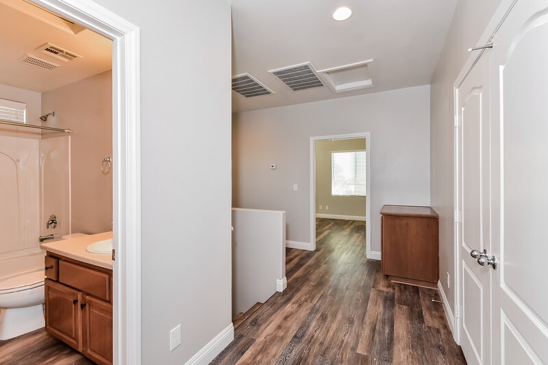 1,780/Mo, 8276 Begonia Blush Dr Las Vegas, NV 89166 Loft View