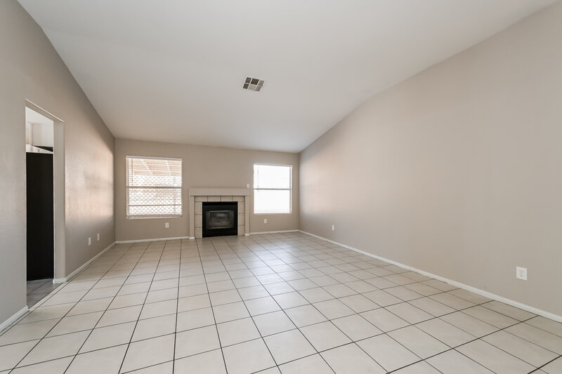 2,115/Mo, 927 River Mountain Dr Henderson, NV 89015 Living Room View