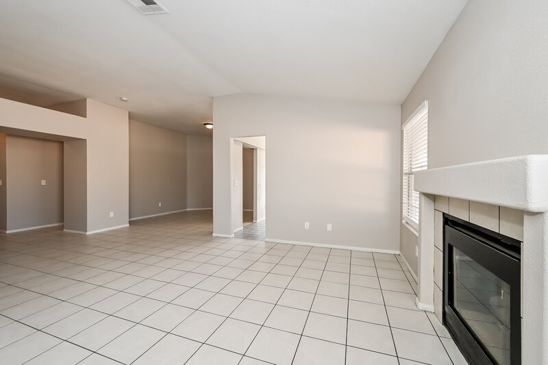 2,115/Mo, 927 River Mountain Dr Henderson, NV 89015 Living Room View 2