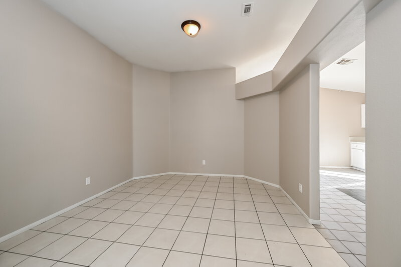 2,115/Mo, 927 River Mountain Dr Henderson, NV 89015 Dining Room View