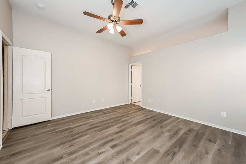 2,115/Mo, 927 River Mountain Dr Henderson, NV 89015 Main Bedroom View 2
