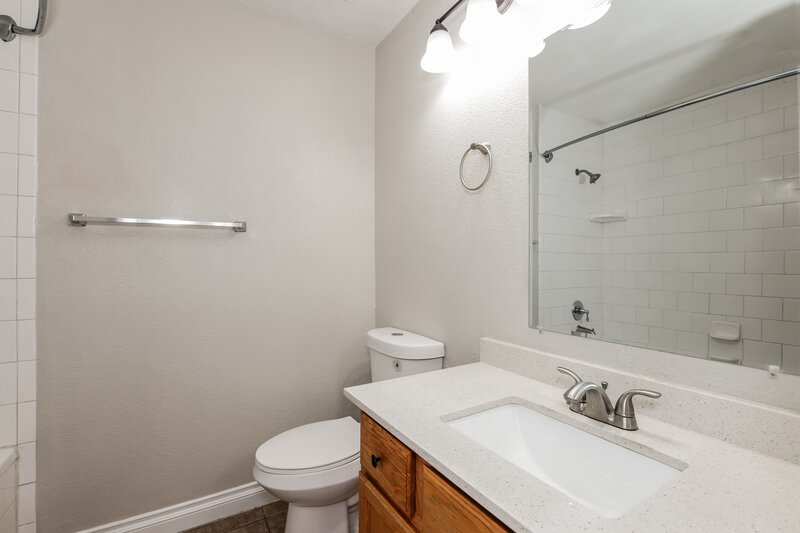 2,225/Mo, 5775 Canyon Oak Cir Las Vegas, NV 89142 Bathroom View