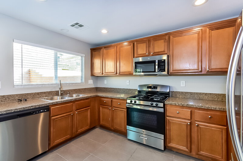 2,445/Mo, 2404 Cockatiel Dr North Las Vegas, NV 89084 Kitchen View