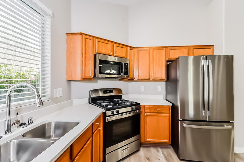 2,265/Mo, 9556 Cabot Falls Ave Las Vegas, NV 89149 Kitchen View 2