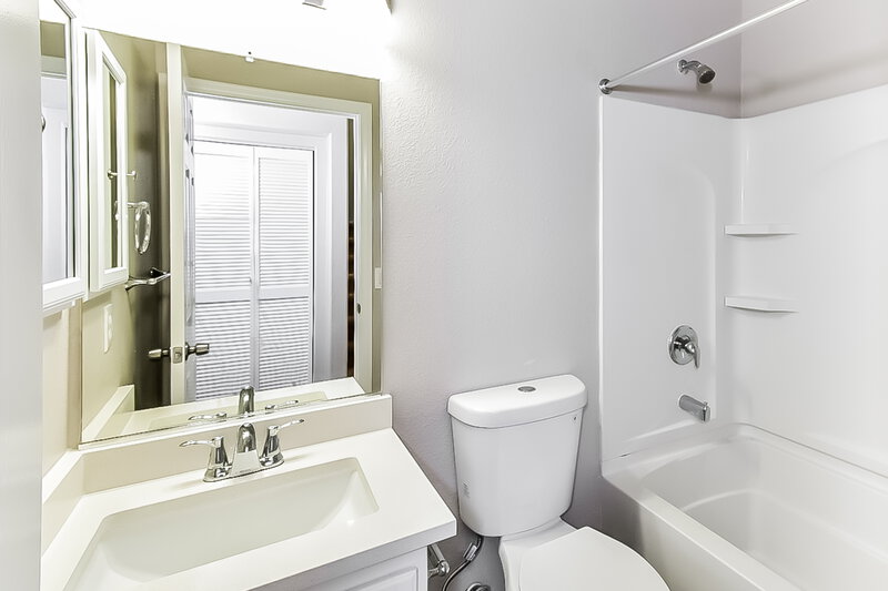 2,265/Mo, 9556 Cabot Falls Ave Las Vegas, NV 89149 Bathroom View