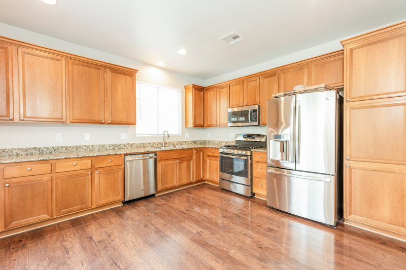 2,285/Mo, 8024 Aztec Basin Ave Las Vegas, NV 89131 Kitchen View 2