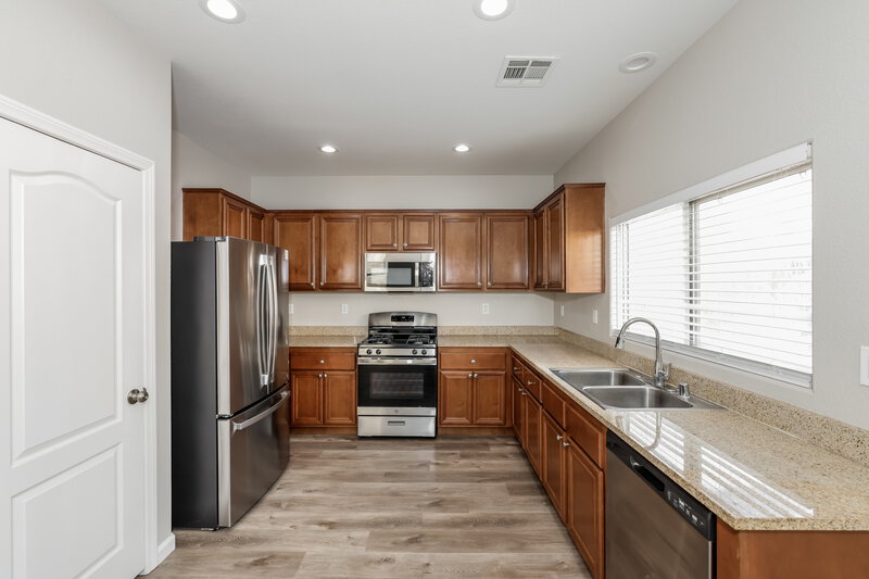 1,955/Mo, 6344 Alpine Tree Ave Las Vegas, NV 89139 Kitchen View