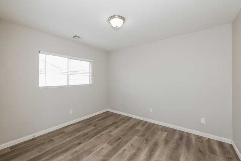 1,955/Mo, 6344 Alpine Tree Ave Las Vegas, NV 89139 Bedroom View 2