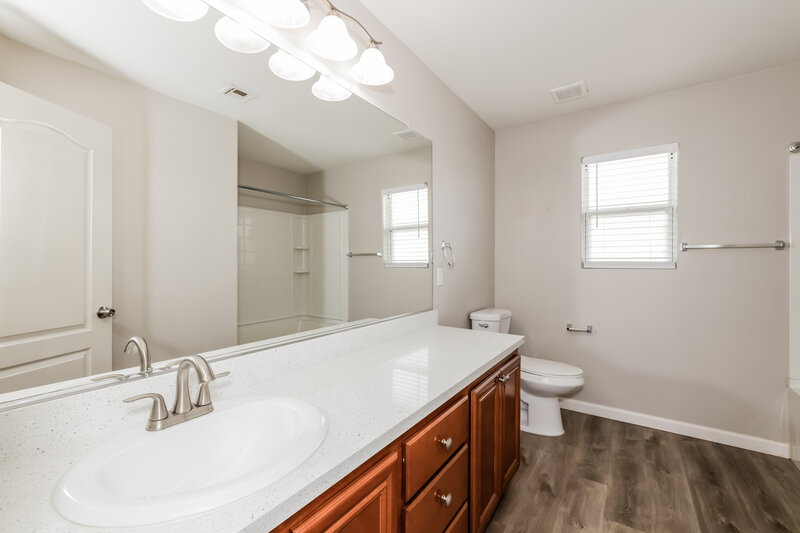 1,955/Mo, 6344 Alpine Tree Ave Las Vegas, NV 89139 Bathroom View