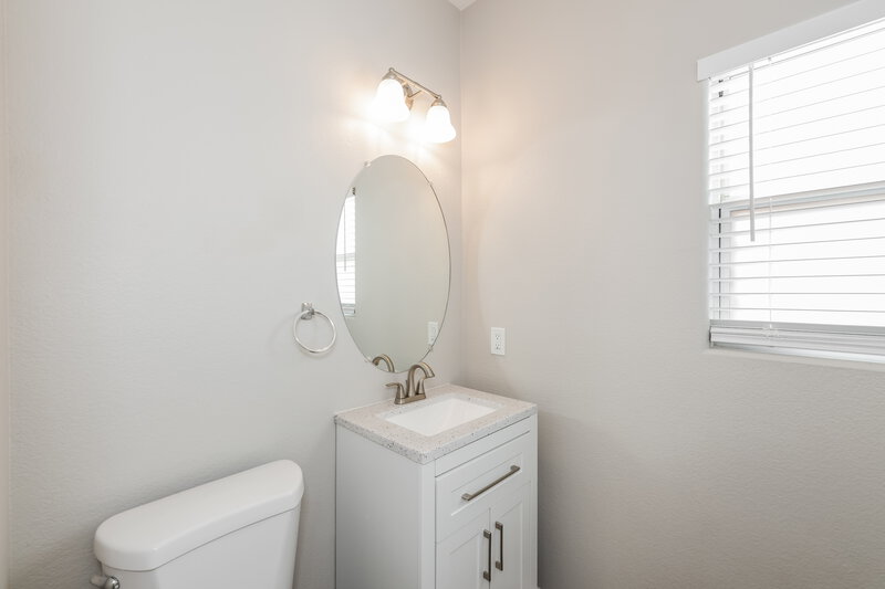 1,955/Mo, 6344 Alpine Tree Ave Las Vegas, NV 89139 Bathroom View 2