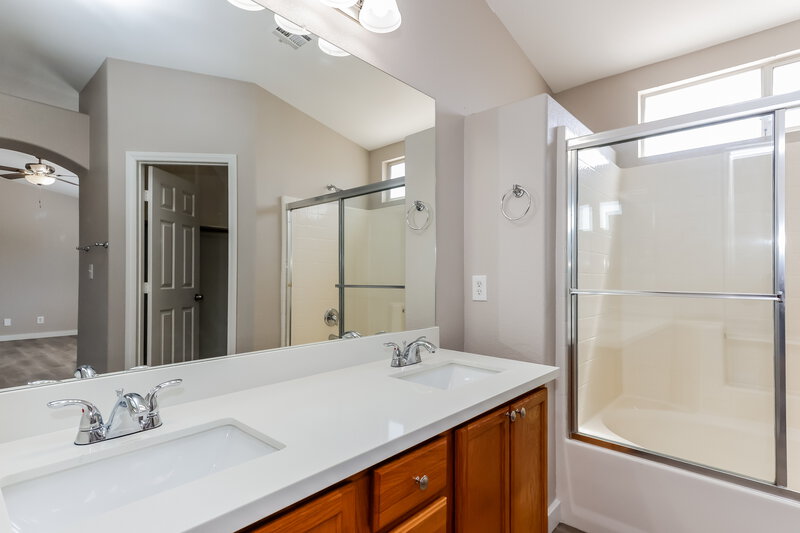 2,940/Mo, 111 Willow Dove Ave Las Vegas, NV 89123 Main Bathroom View 2