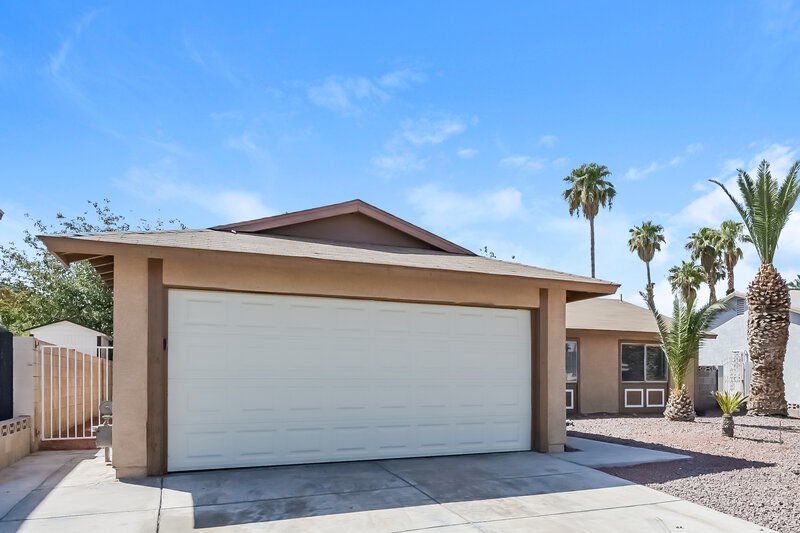 2,160/Mo, 1555 Calabria Dr Las Vegas, NV 89104 Front View