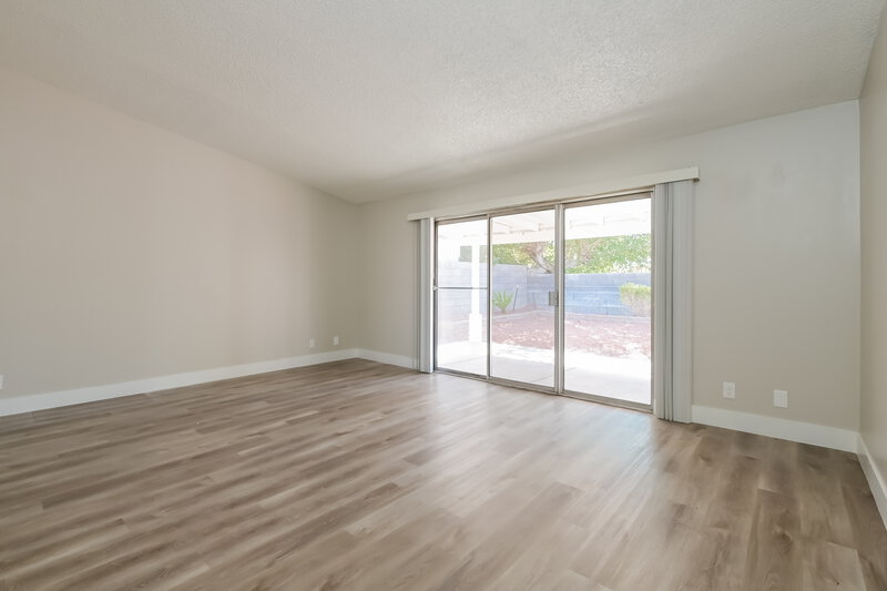 2,160/Mo, 1555 Calabria Dr Las Vegas, NV 89104 Living Room View