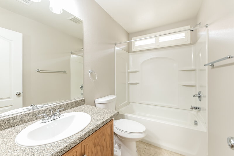2,205/Mo, 33 Harbor Pines Ct Las Vegas, NV 89183 Bathroom View