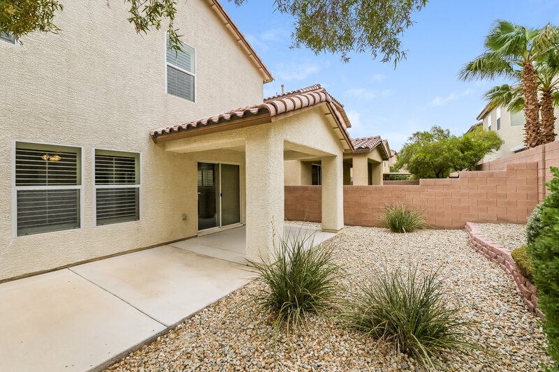 2,205/Mo, 33 Harbor Pines Ct Las Vegas, NV 89183 Rear View
