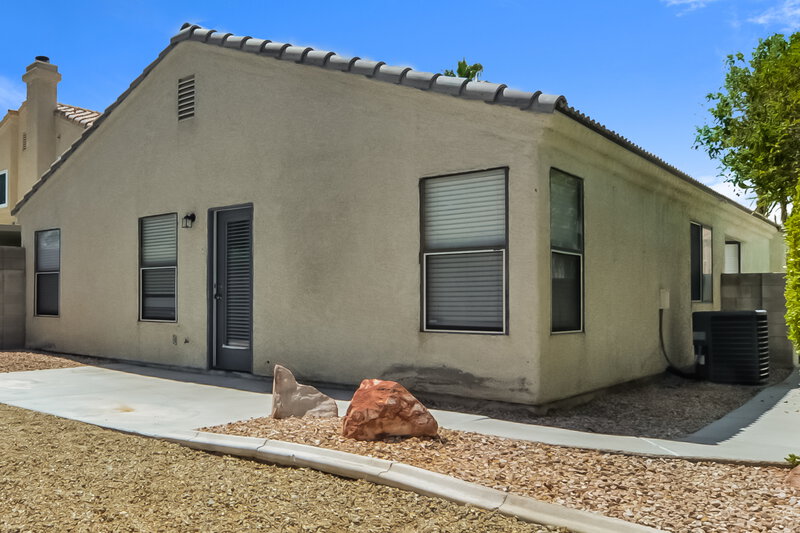 1,960/Mo, 2058 Waverly Cir Henderson, NV 89014 Rear View 2