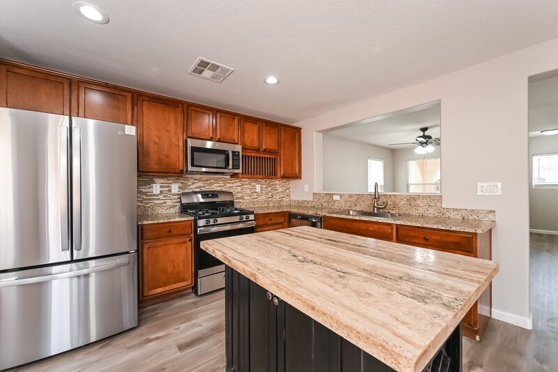 1,920/Mo, 7154 Temecula Valley Ave Las Vegas, NV 89179 Kitchen View