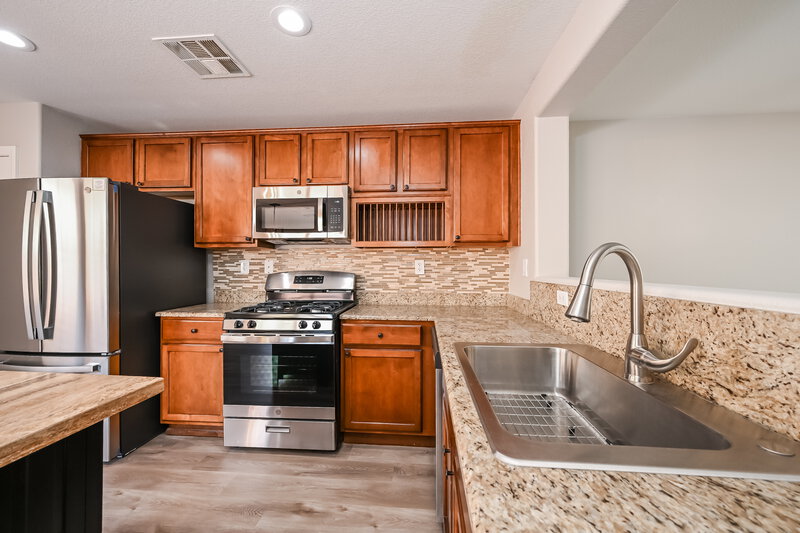 1,920/Mo, 7154 Temecula Valley Ave Las Vegas, NV 89179 Kitchen View 2