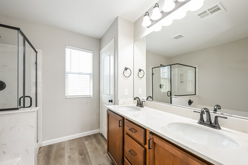 1,920/Mo, 7154 Temecula Valley Ave Las Vegas, NV 89179 Main Bathroom View 2