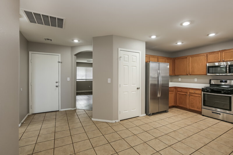 2,005/Mo, 9060 Starling Wing Pl Las Vegas, NV 89143 Kitchen View 2