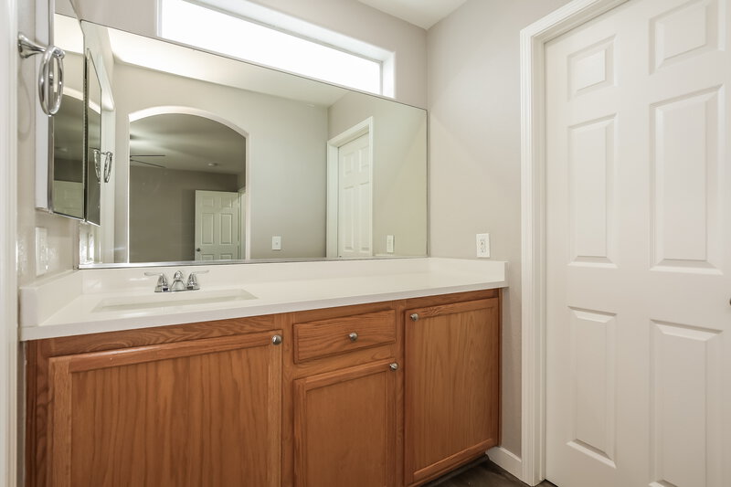 2,005/Mo, 9060 Starling Wing Pl Las Vegas, NV 89143 Main Bathroom View 2