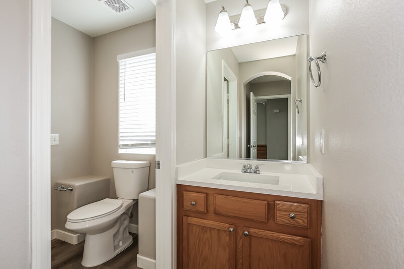2,005/Mo, 9060 Starling Wing Pl Las Vegas, NV 89143 Bathroom View