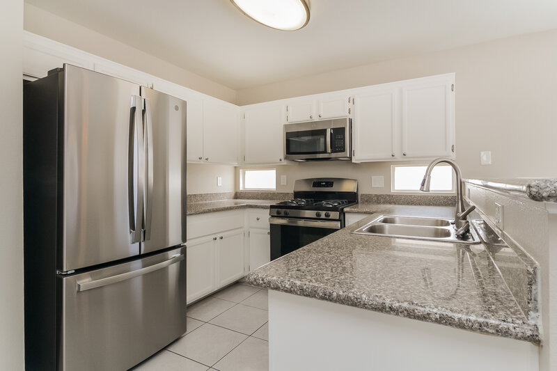 2,015/Mo, 5211 Silverheart Ave Las Vegas, NV 89142 Kitchen View 2