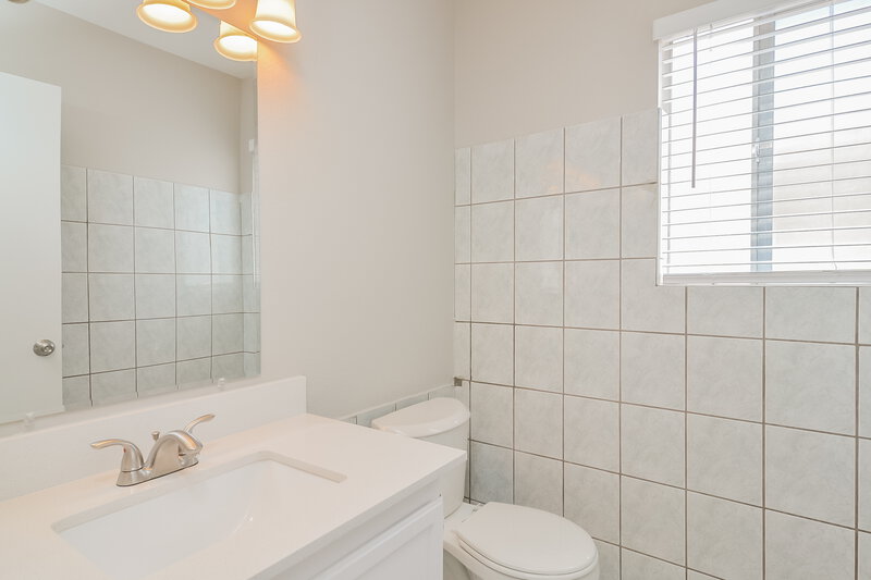 2,015/Mo, 5211 Silverheart Ave Las Vegas, NV 89142 Bathroom View