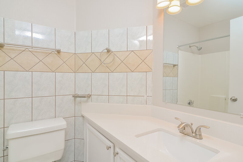 2,015/Mo, 5211 Silverheart Ave Las Vegas, NV 89142 Bathroom View 2