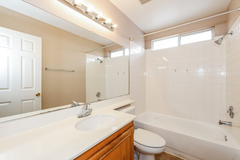 1,965/Mo, 8110 Sundown Vista Ave Las Vegas, NV 89147 Bathroom View