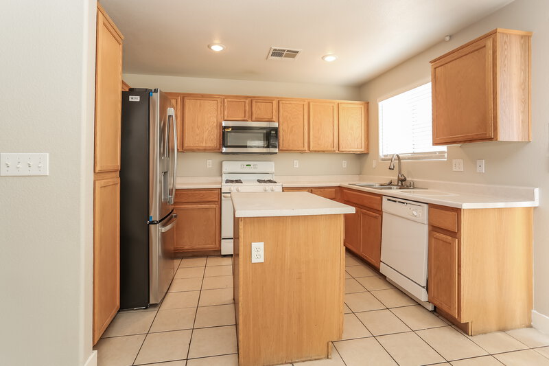 2,595/Mo, 9481 Havasu Canyon Ave Las Vegas, NV 89166 Kitchen View