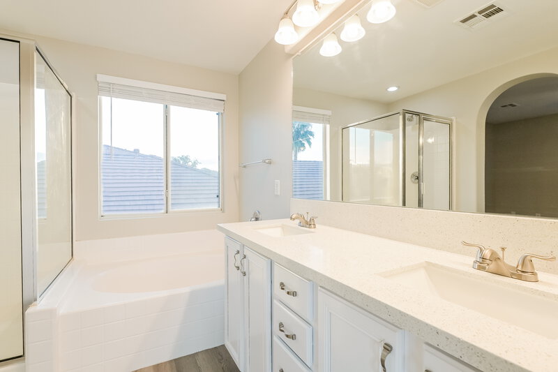 2,295/Mo, 997 Mackenzie River Ave Henderson, NV 89002 Main Bathroom View